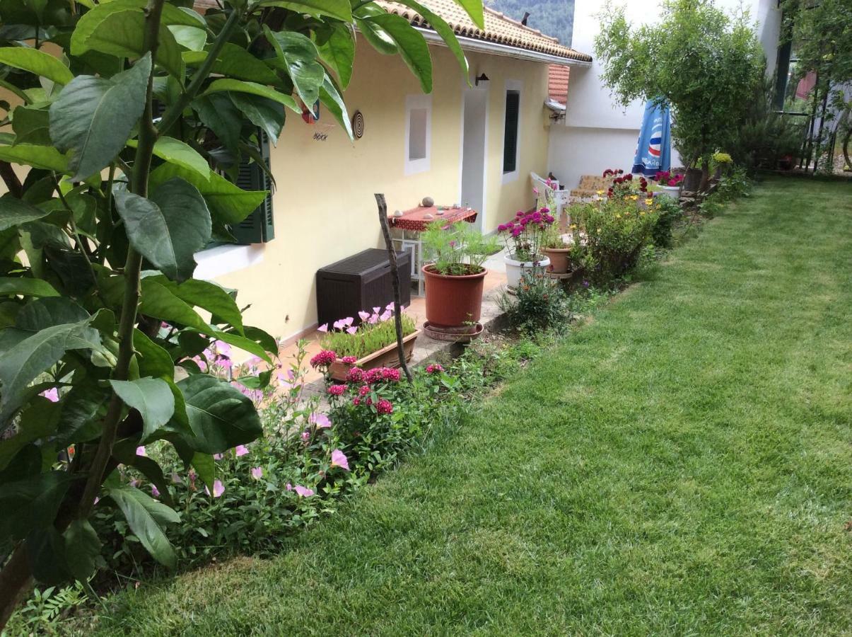 Christos House Villa Kariá Exterior foto