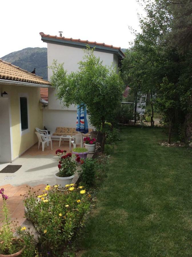 Christos House Villa Kariá Exterior foto